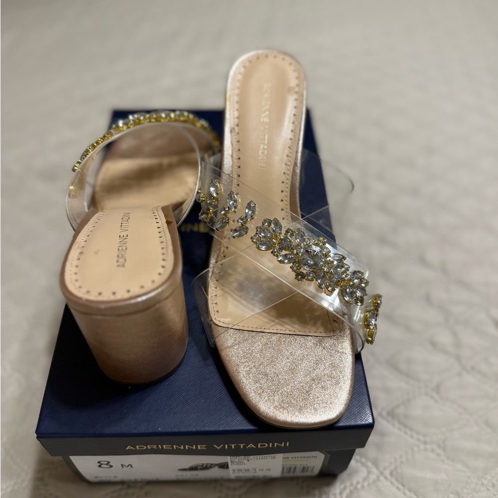 Adrienne Vittadini clear straps with gold jewels. Brand new never worn
